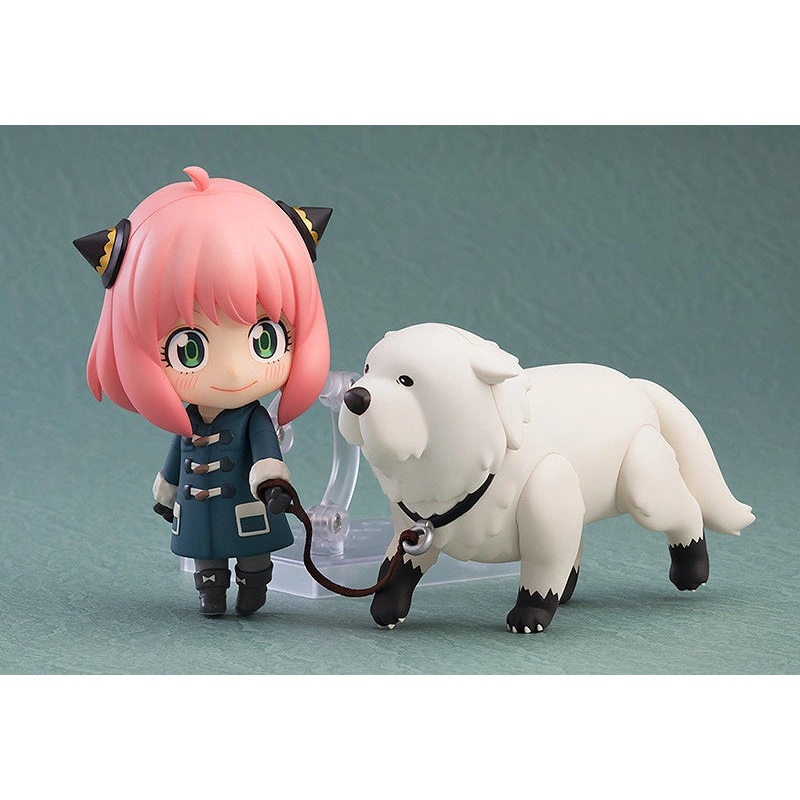 Nendoroid Anya (Winter Clothes) and Bond Forger